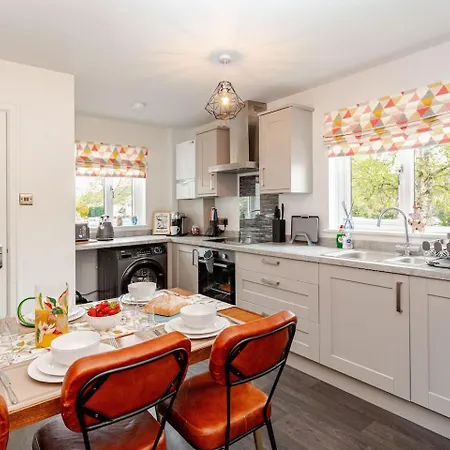 Kendal Explorers 3br House With Free Parking And Ev Dom wakacyjny