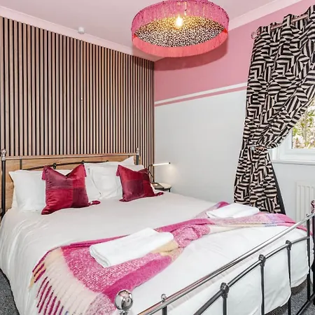 Kendal Explorers 3br House With Free Parking And Ev Dom wakacyjny