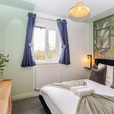 Kendal Explorers 3br House With Free Parking And Ev