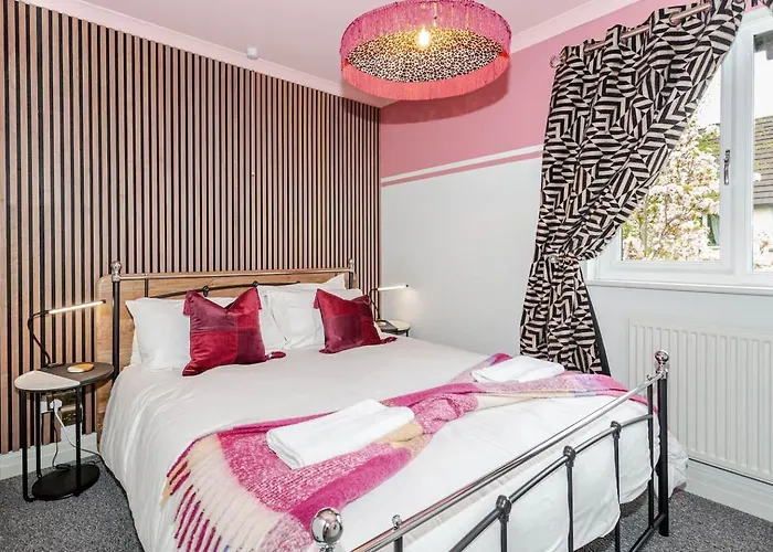 Kendal Explorers 3br House With Free Parking And Ev בית נופש