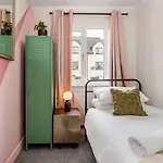 Kendal Explorers 3br House With Free Parking And Ev Feriehus *